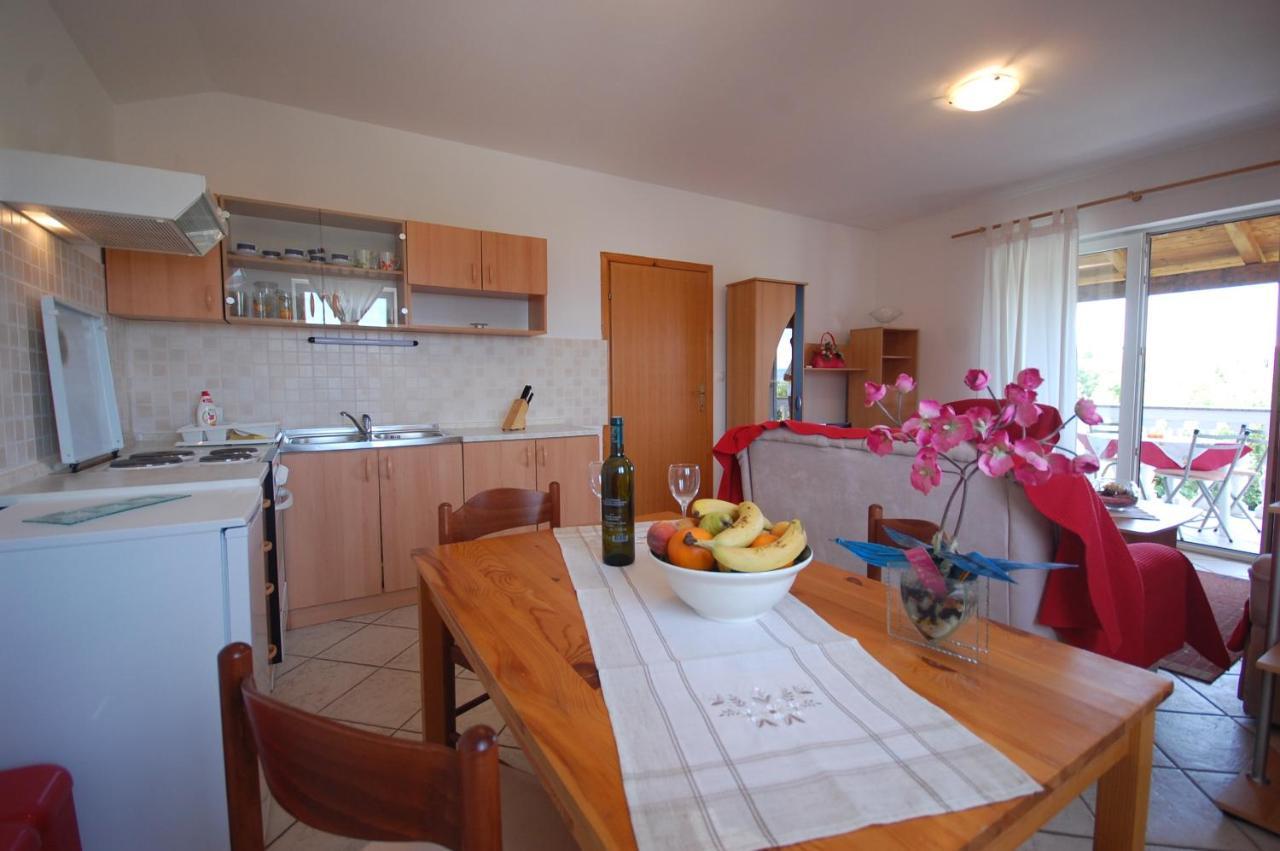 Apartments Novak By El-Pi Tours Malinska Luaran gambar