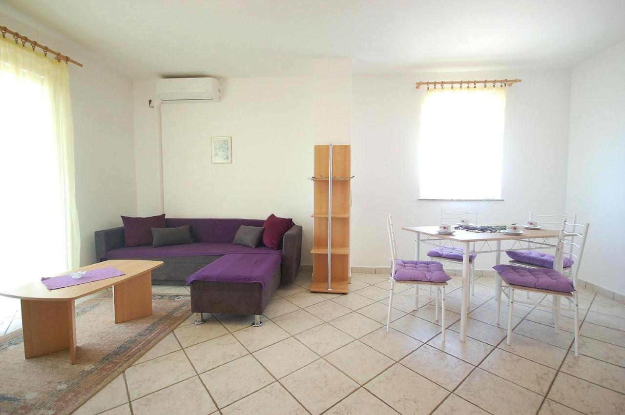 Apartments Novak By El-Pi Tours Malinska Luaran gambar